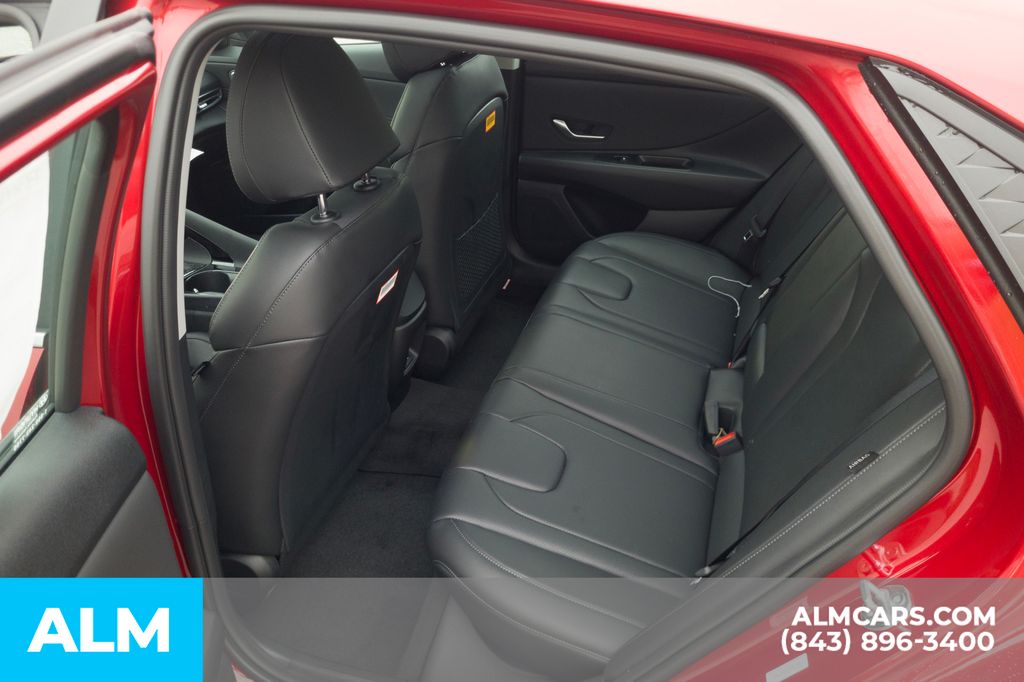 2025 Hyundai Elantra Limited photo 17