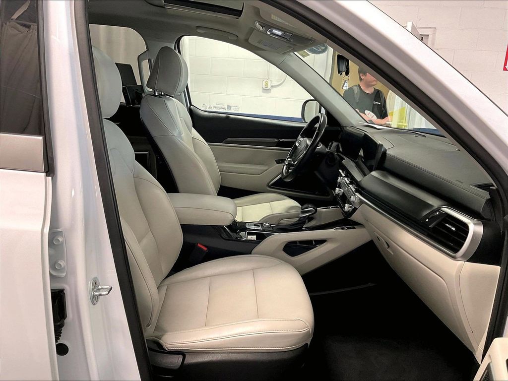 2023 Kia Telluride — photo 11