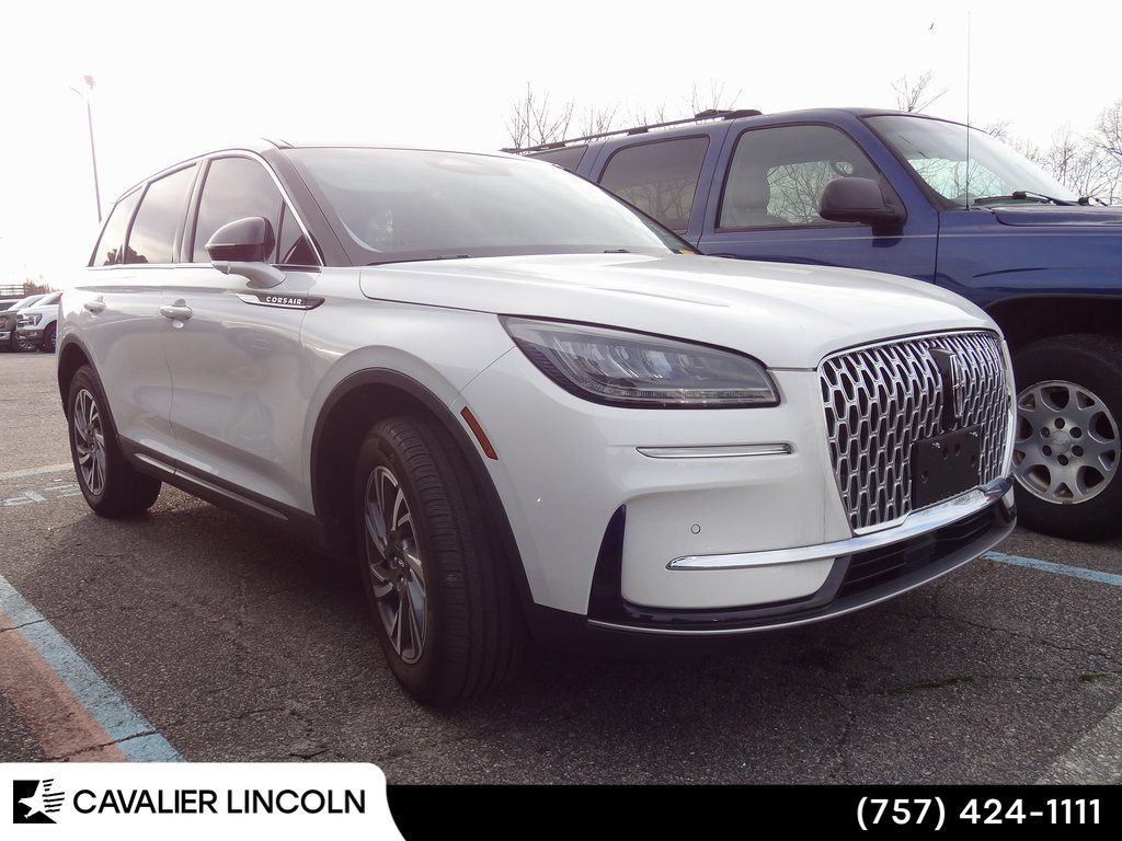 2023 Lincoln Corsair Base