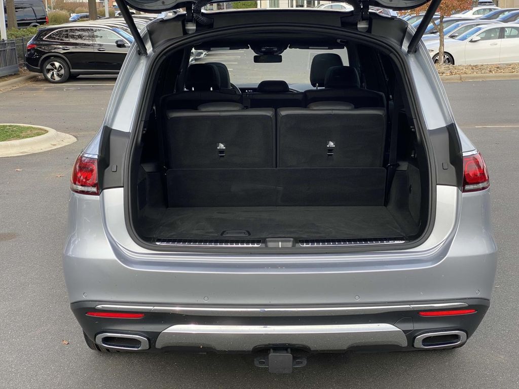 2022 Mercedes-Benz GLS 450 4MATIC 12