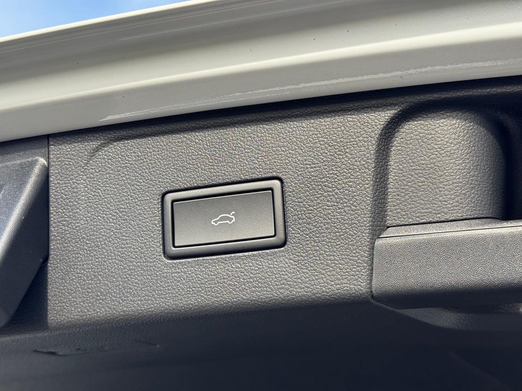New 2026 Opal White Pearl Volkswagen 2.0T SEL image 6