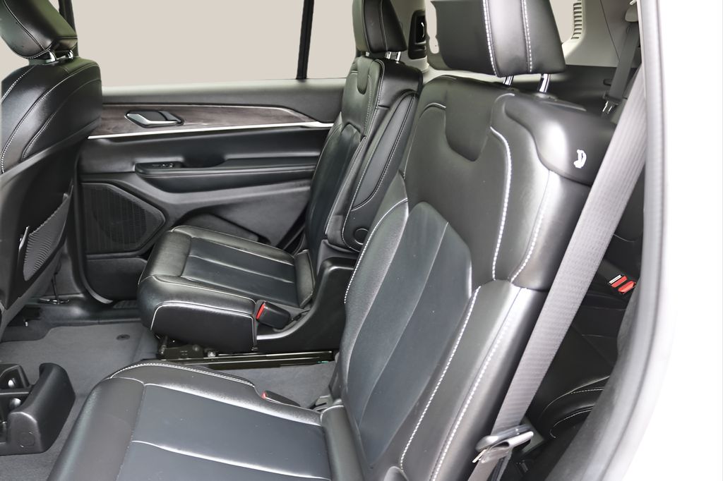 Used Car 2023 Jeep Grand Cherokee L  Limited For Sale Under $35,000 In Austin, Texas