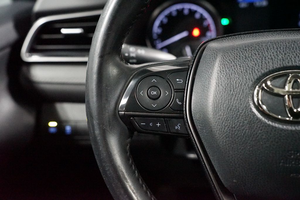 Thumbnail: 2022 Toyota Camry - 14