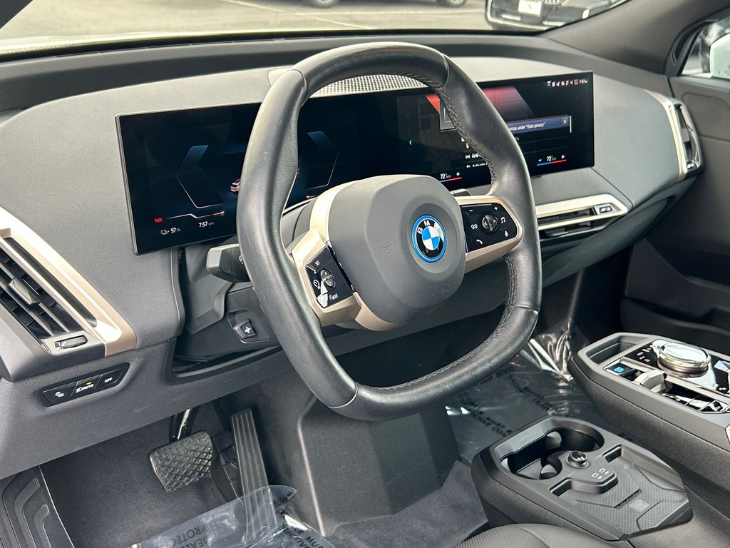 Thumbnail: 2022 BMW iX - 13
