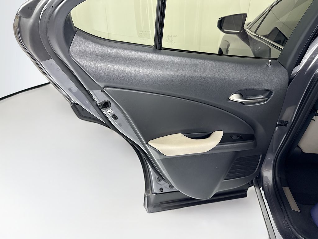 Thumbnail: 2019 Lexus UX - 26