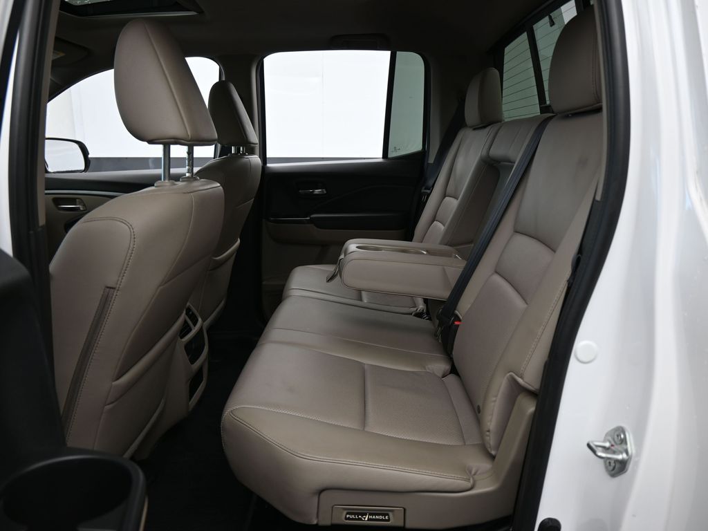 Used 2023 Platinum White Pearl Honda RTL image 36