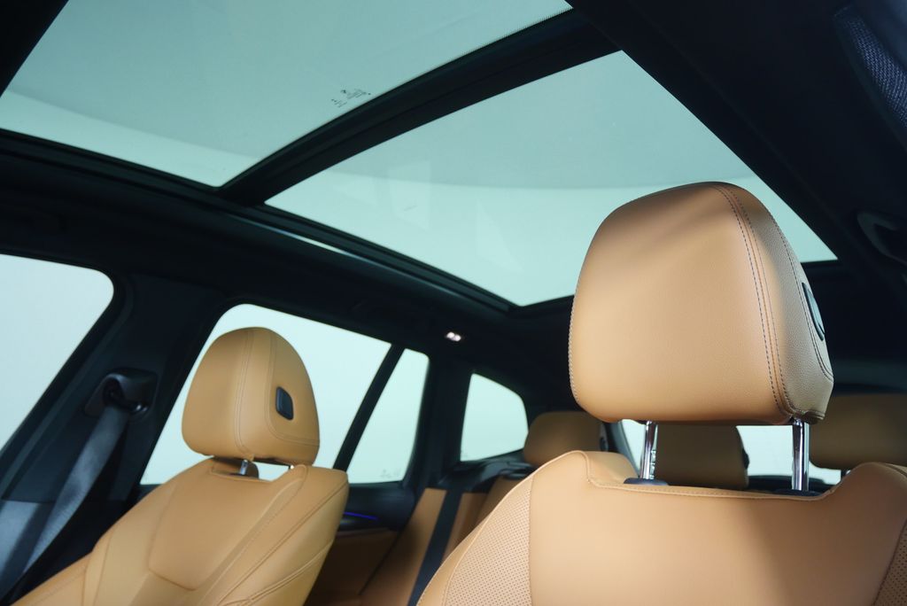 Thumbnail: 2022 BMW X3 - 11