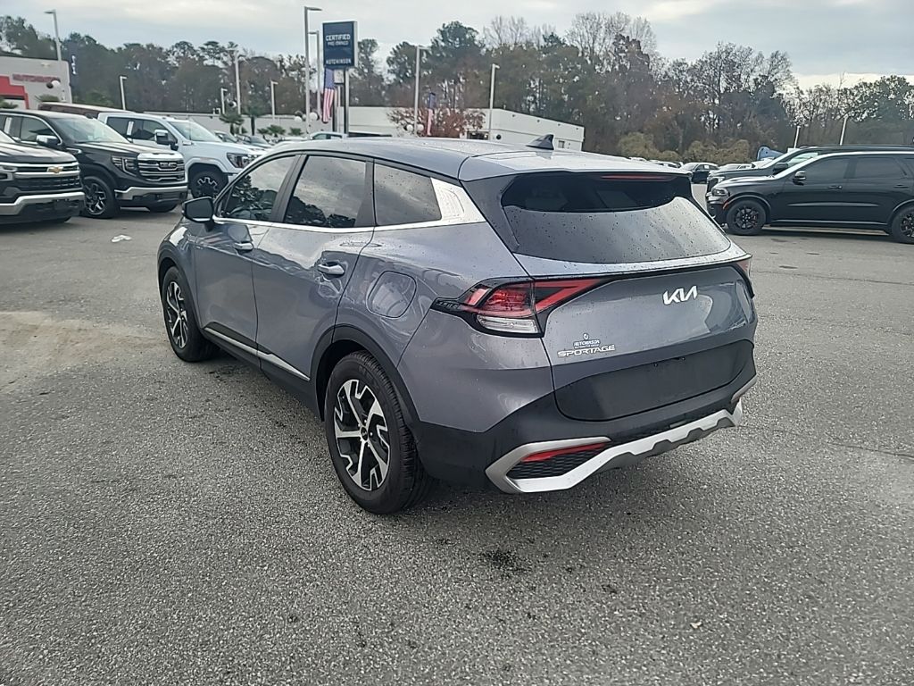 2023 Kia Sportage EX photo 2