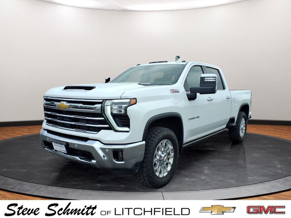 Summit White 2024 Chevrolet Silverado 2500HD Pickup Truck Four-Wheel Drive Automatic