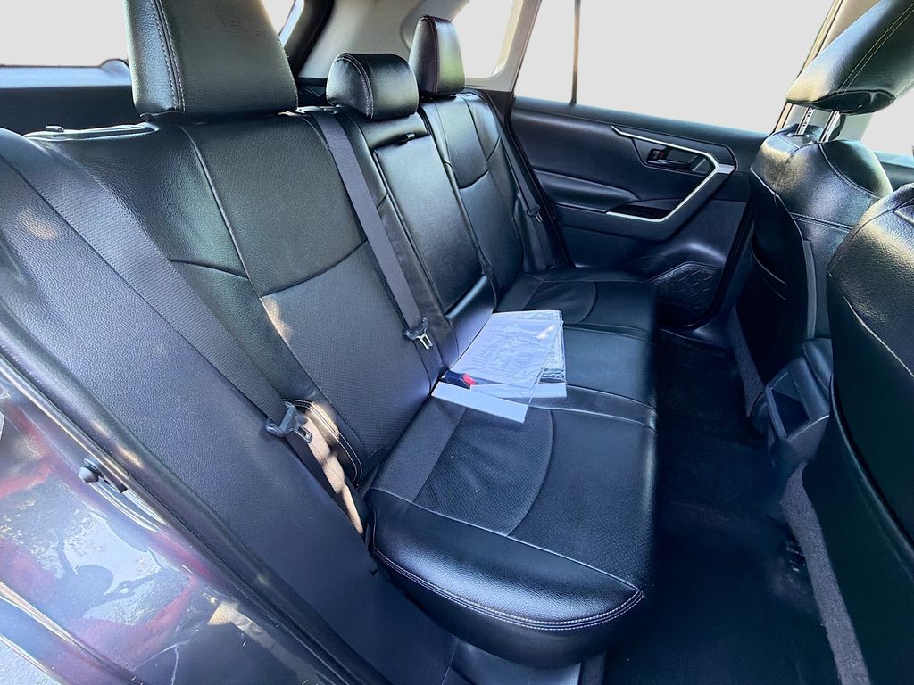 Thumbnail: 2019 Toyota RAV4 - 24
