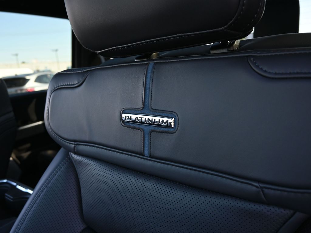 2025 Ford F-350 Super Duty Platinum