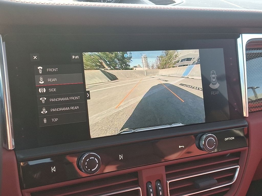 Thumbnail: 2026 Porsche Macan - 21