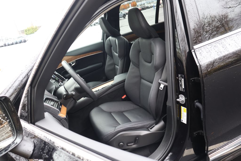 Thumbnail: 2024 Volvo XC90 - 30