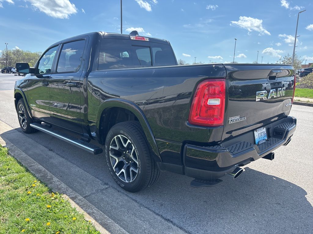 View vehicle photo 4