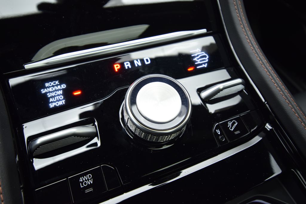 new 2026 Jeep Grand Cherokee car, priced at $58,046