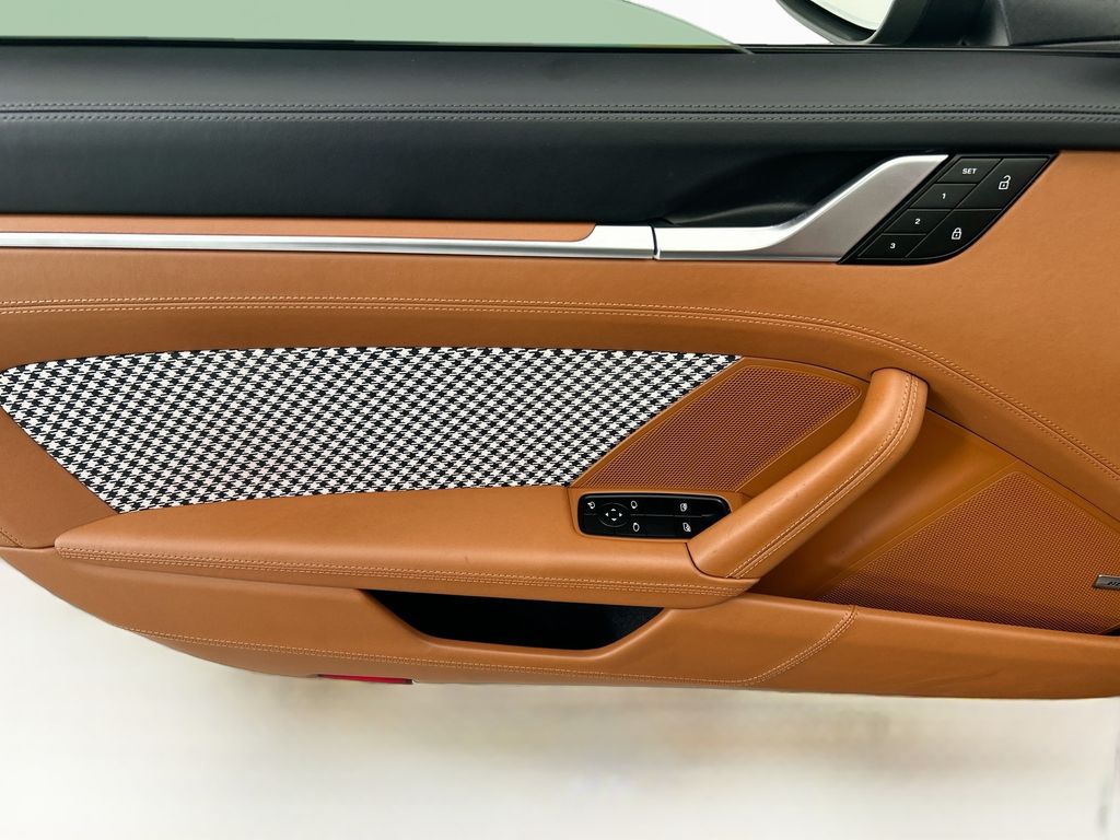 Thumbnail: 2023 Porsche 911 - 30