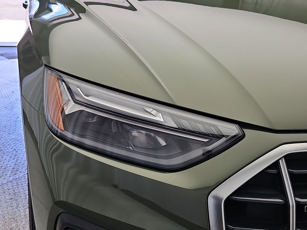 Thumbnail: 2023 Audi Q5 - 10