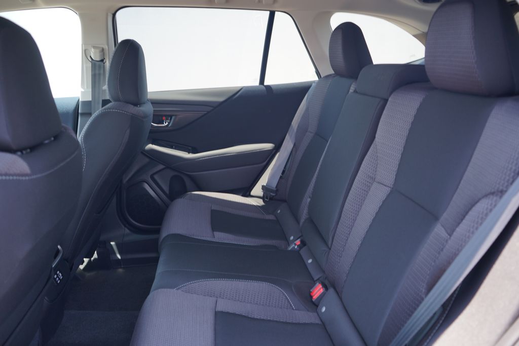 2025 Subaru Outback Premium 7