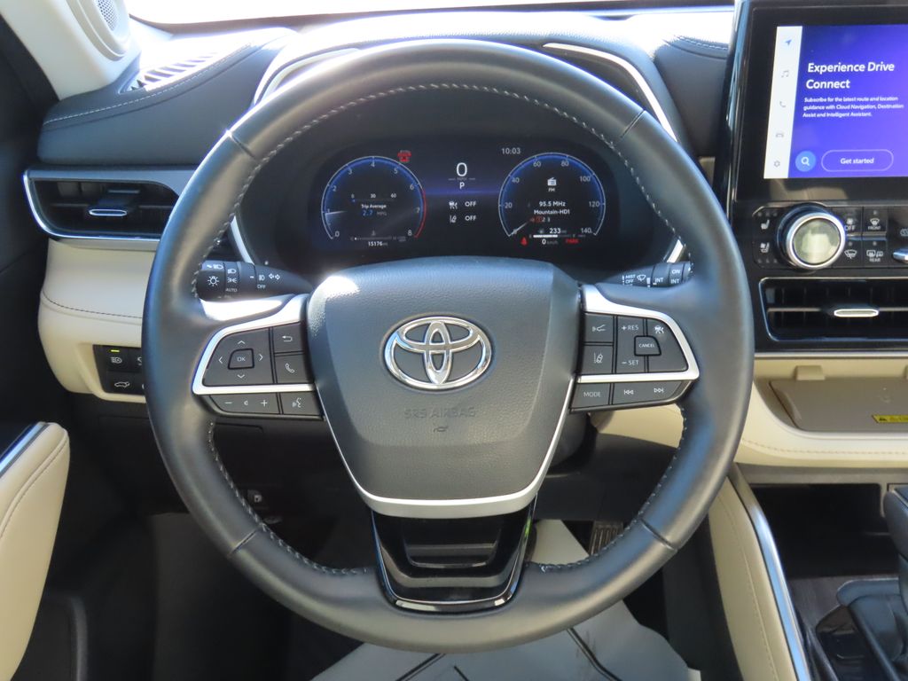 2023 Toyota Highlander Limited 10