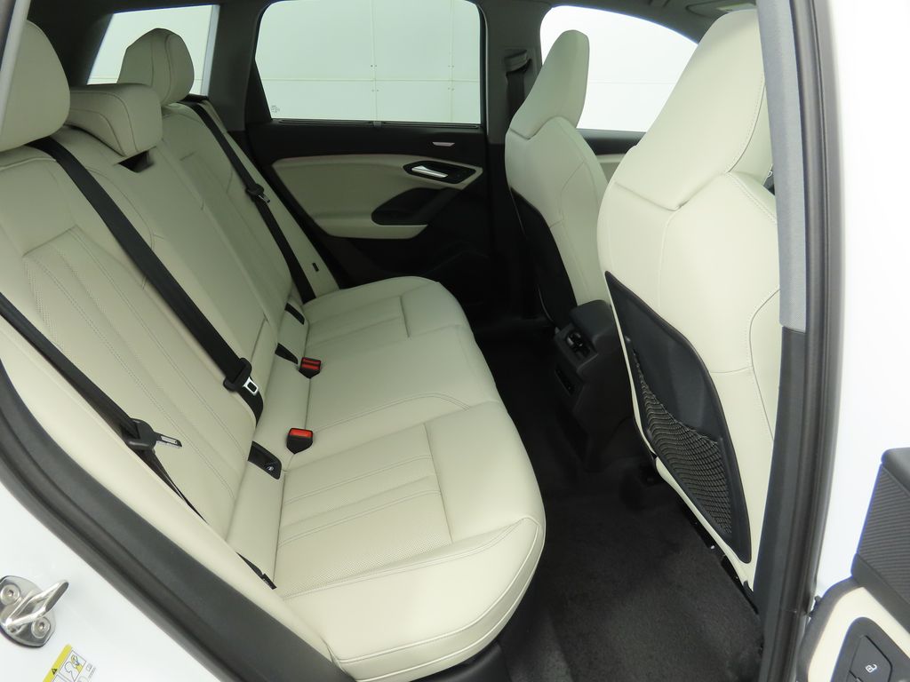 2025 Audi Q6 e-tron Premium 22