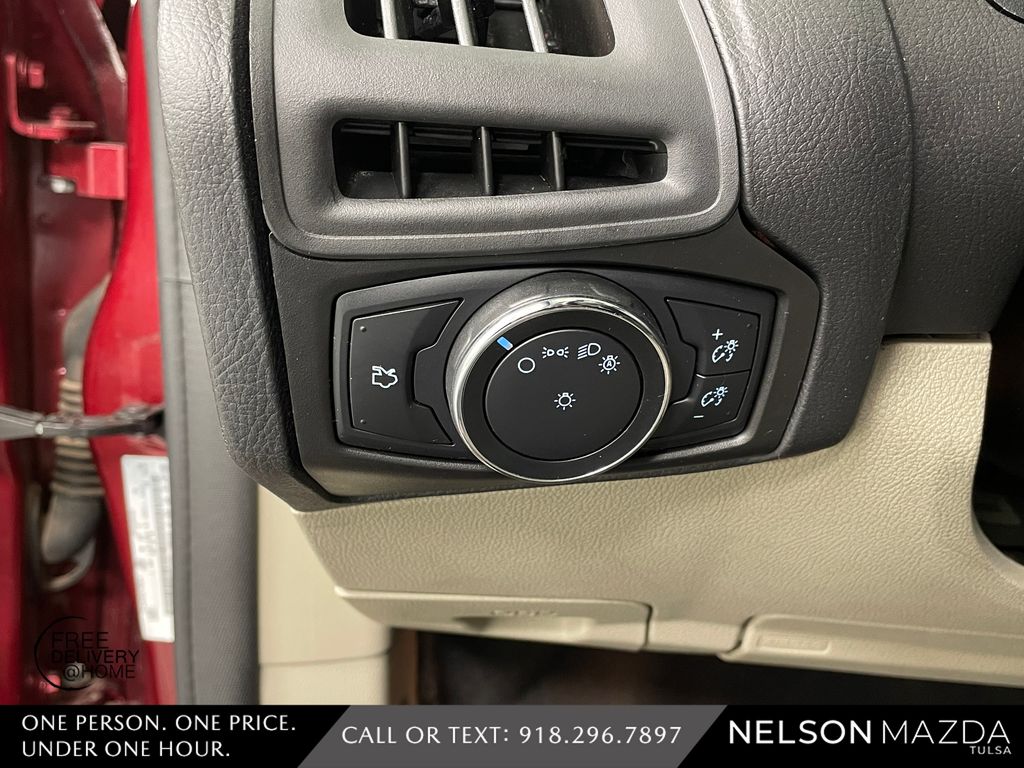 Used 2014 Red Ford SE image 27