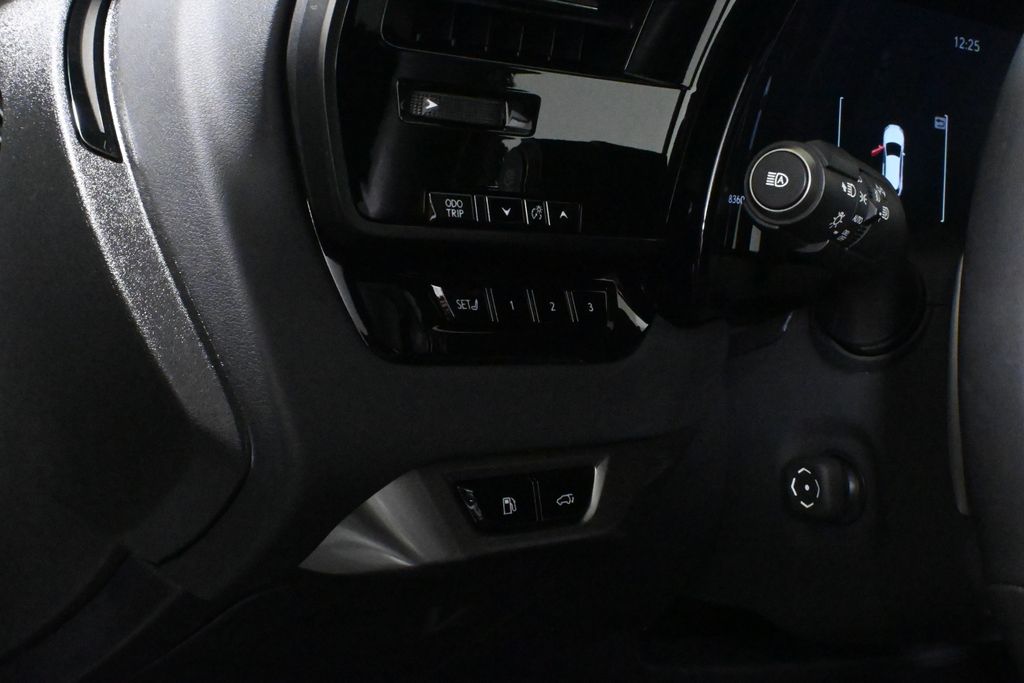 Thumbnail: 2025 Lexus RX - 27