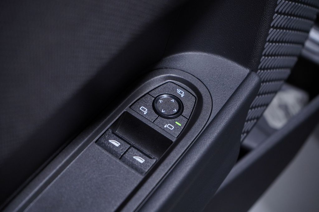 Thumbnail: 2025 MINI Cooper - 13