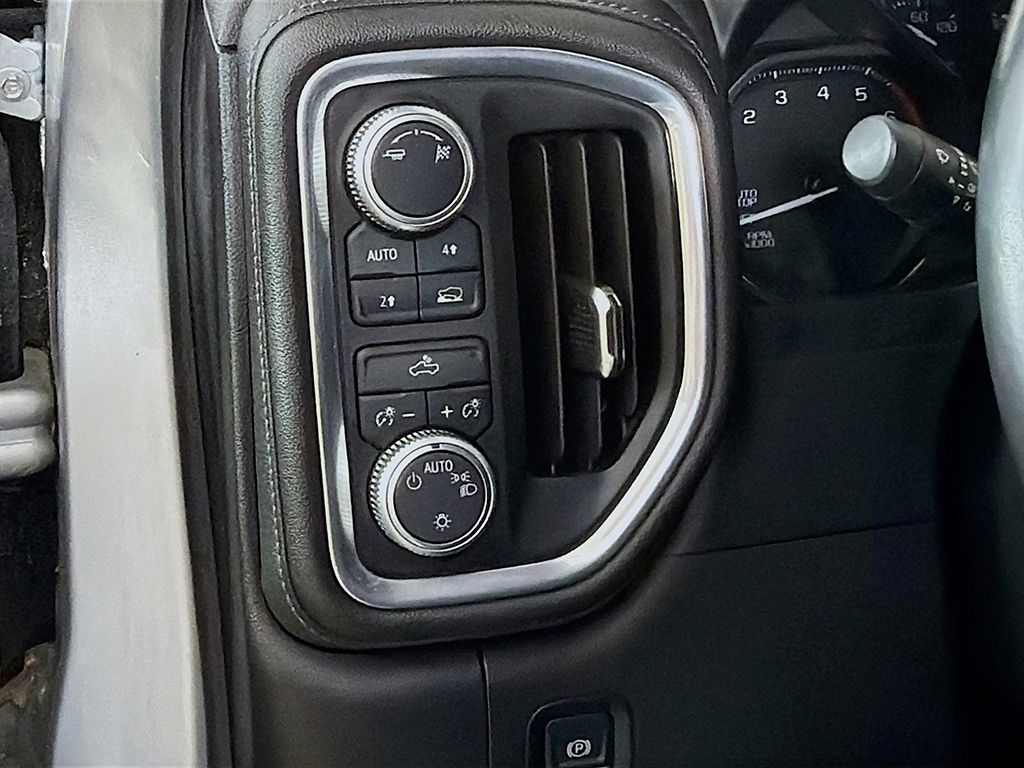Used 2019 Silver GMC SLE image 23
