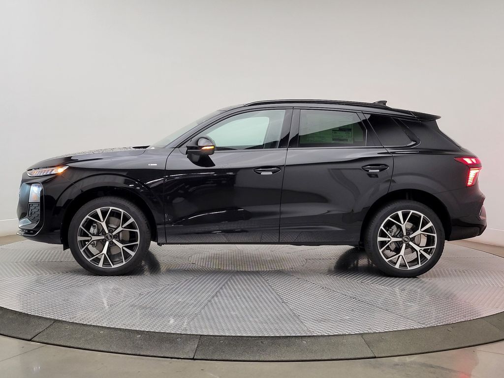 Thumbnail: 2026 Audi Q3 - 3