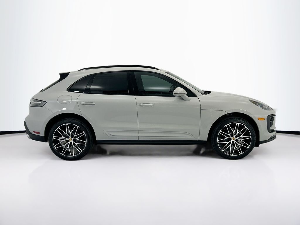 Thumbnail: 2026 Porsche Macan - 8