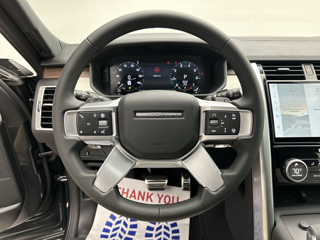 2024 Land Rover Discovery Dynamic SE 20
