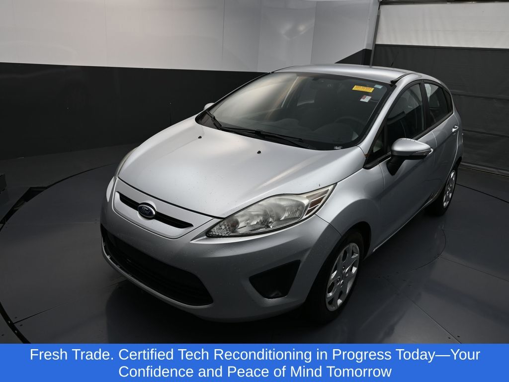 2013 Ford Fiesta SE Hatchback