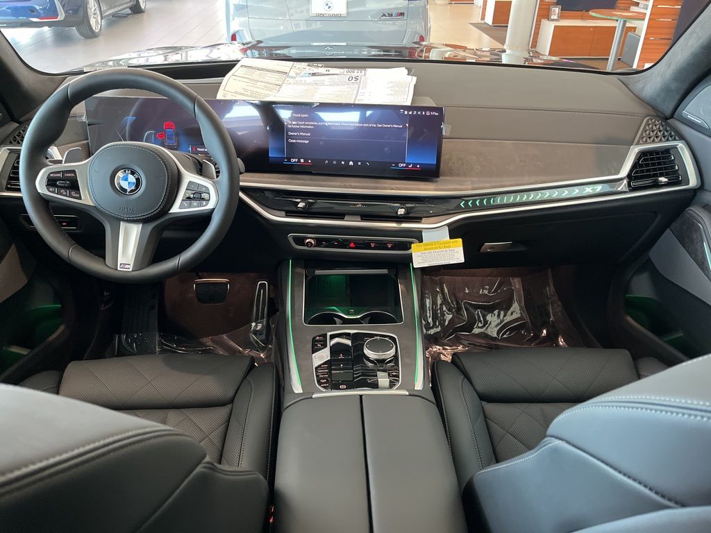 2025 BMW X7 xDrive40i 9