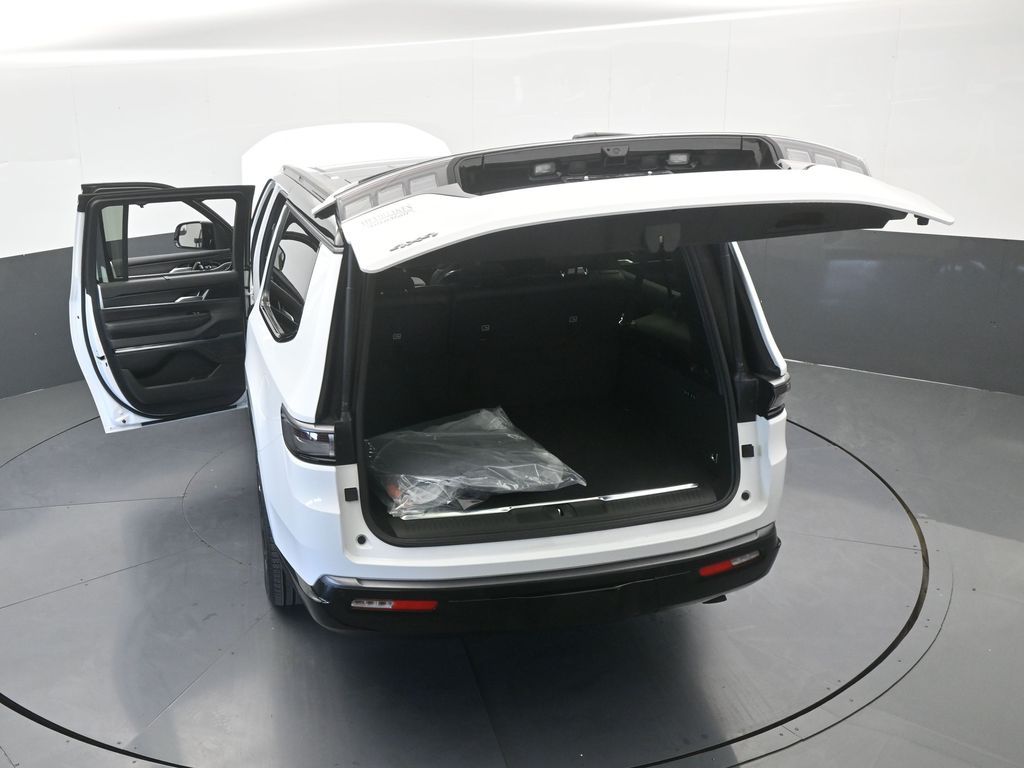 New 2026 Bright White Clearcoat Jeep Summit Obsidian image 69