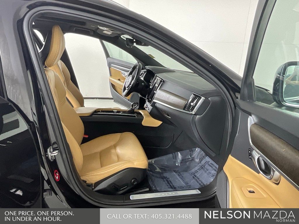 Used 2018 Black Volvo T6 AWD image 15