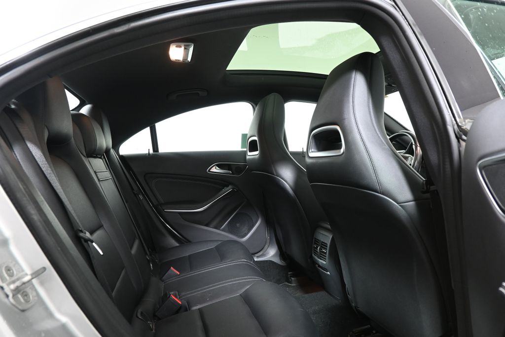2015 Mercedes-Benz CLA 250 25