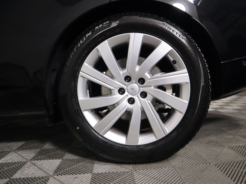 Thumbnail: 2025 Land Rover Range Rover - 32