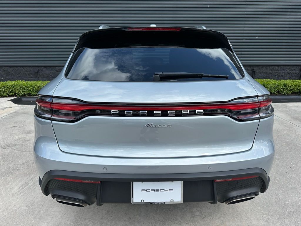 Thumbnail: 2026 Porsche Macan - 12