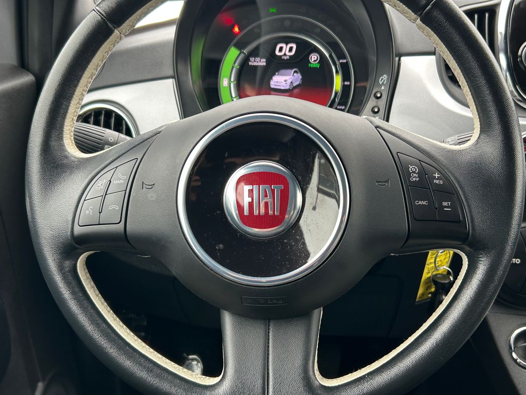 Thumbnail: 2019 Fiat 500e - 17