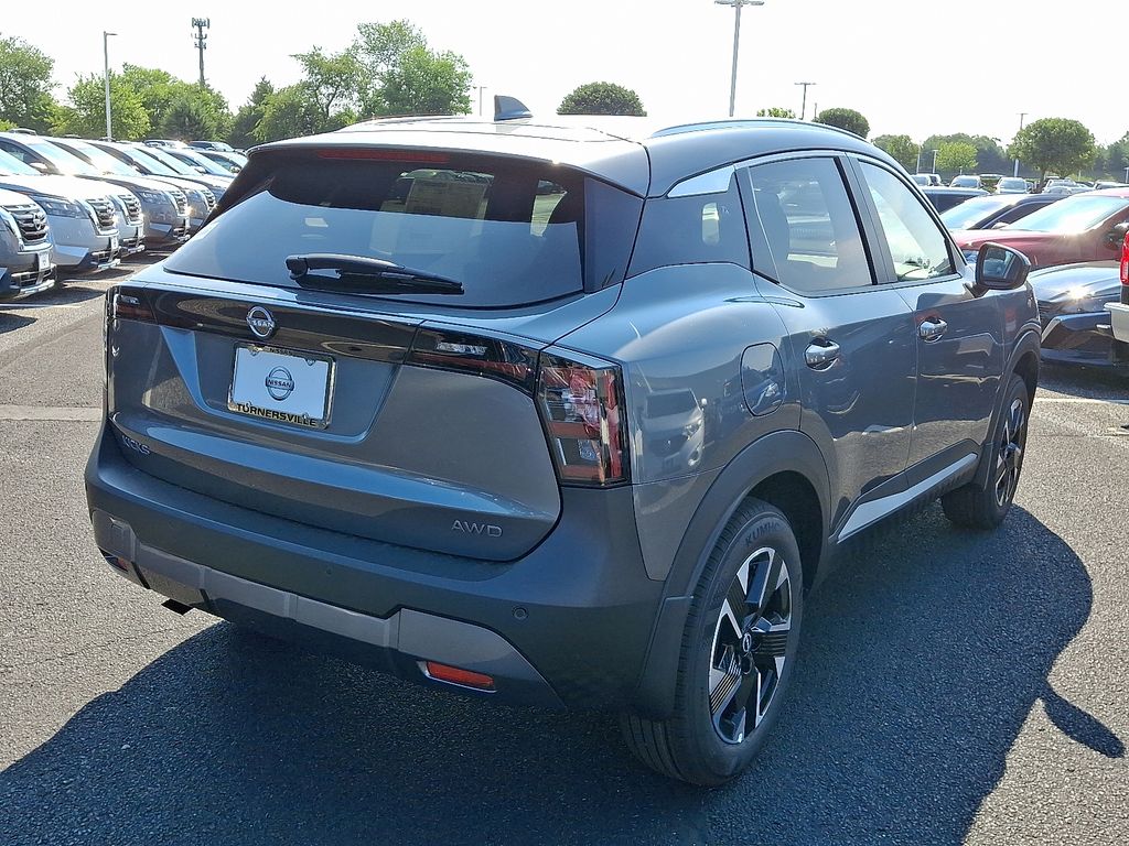 Thumbnail: 2025 Nissan Kicks - 4