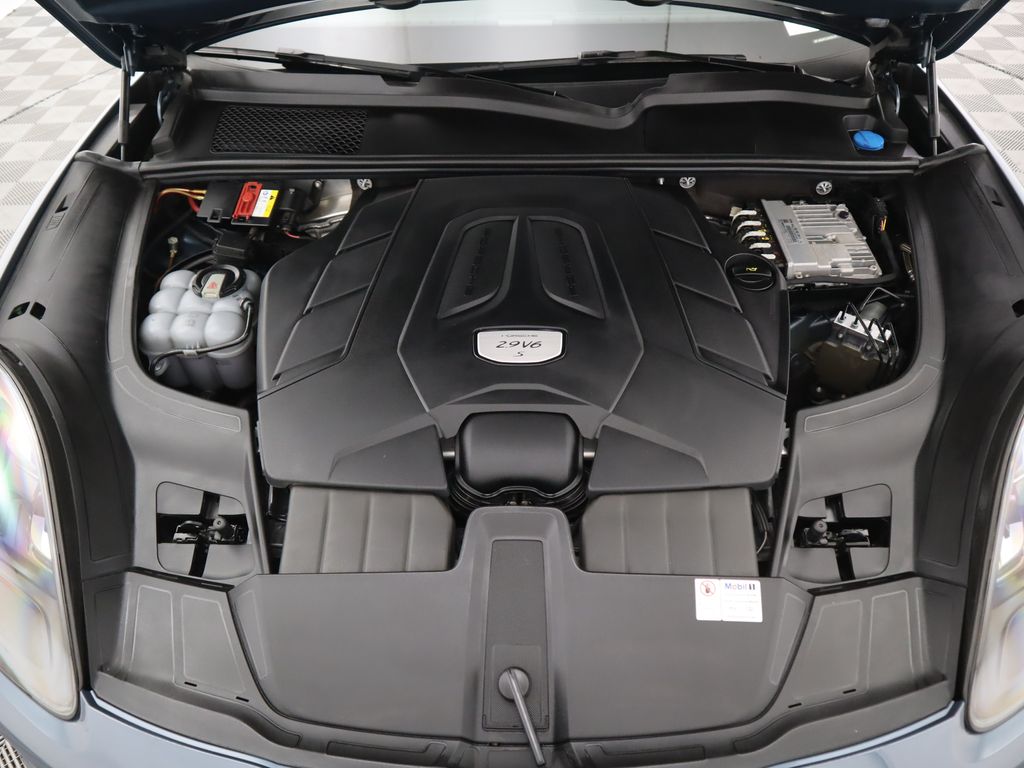 Thumbnail: 2020 Porsche Cayenne - 30