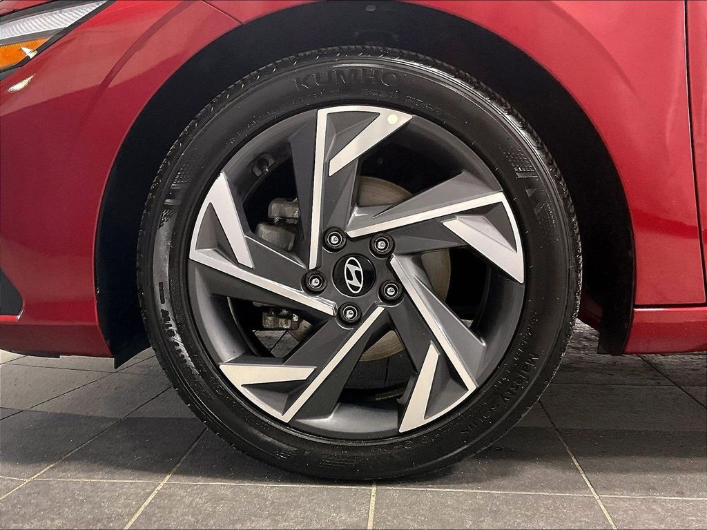 2025 Hyundai Elantra — photo 7