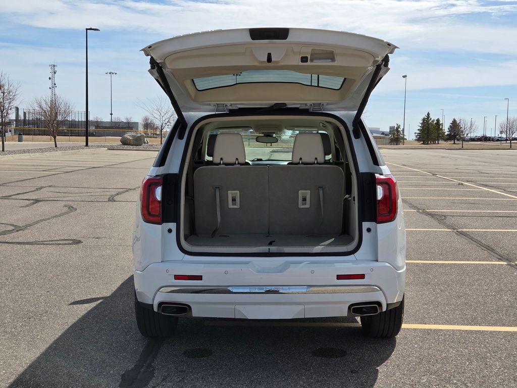 2023 GMC Acadia AWD Denali