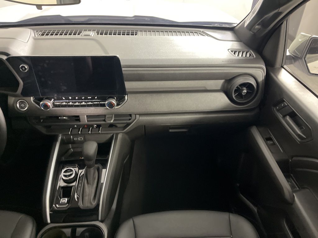 Thumbnail: 2025 Chevrolet Colorado - 17