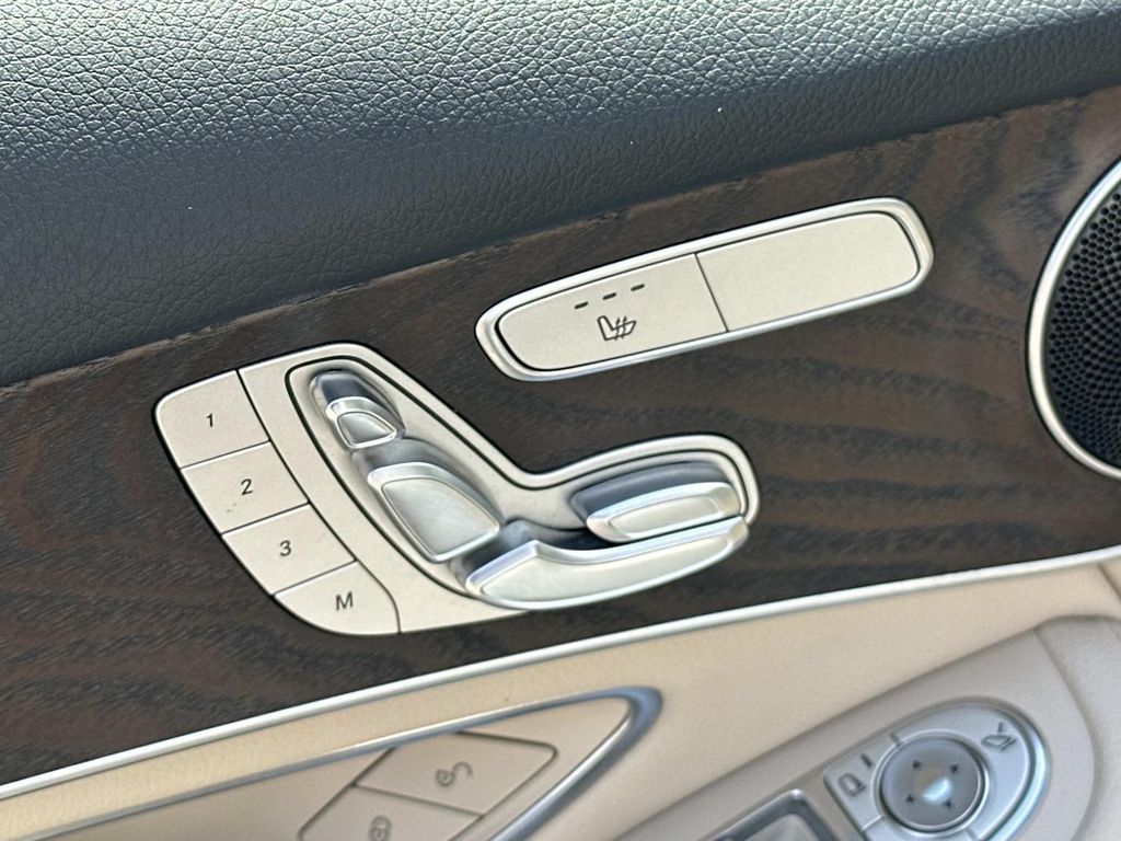 Thumbnail: 2019 Mercedes-Benz GLC - 18