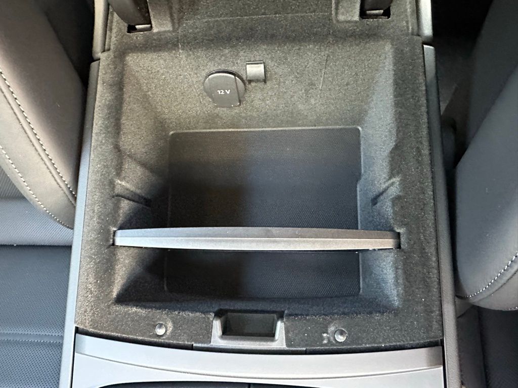 Thumbnail: 2026 Porsche Panamera - 26