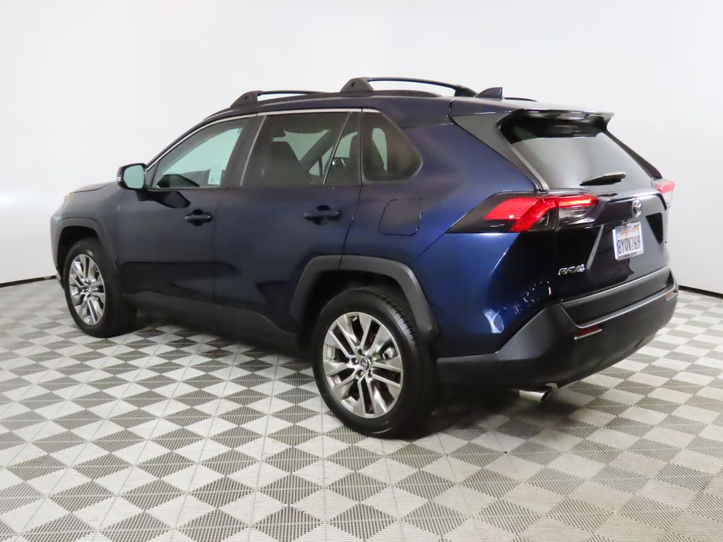 Thumbnail: 2019 Toyota RAV4 - 3