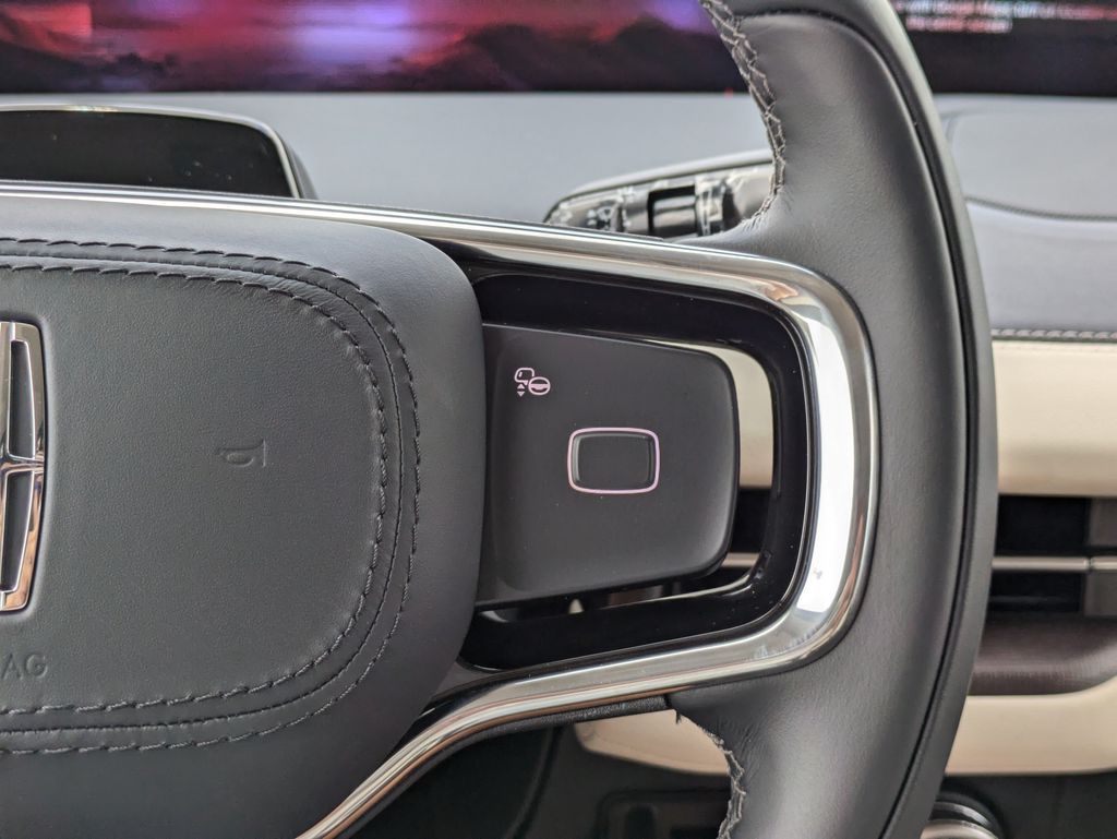 2027 Lincoln Navigator Reserve