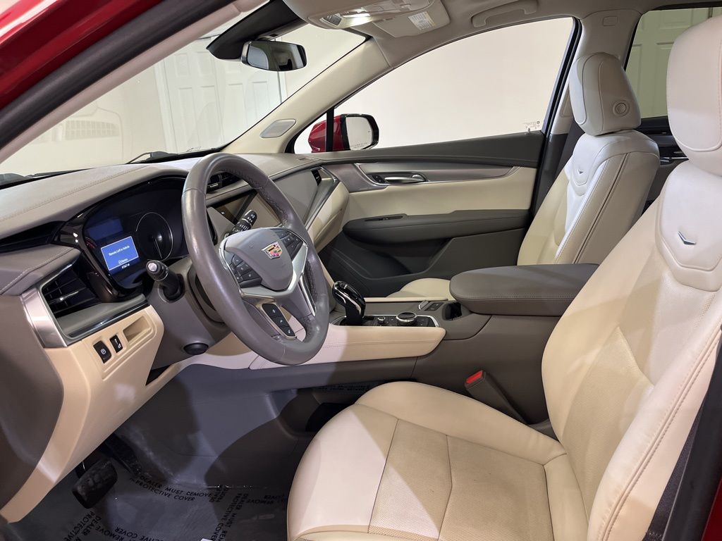 View vehicle photo 7