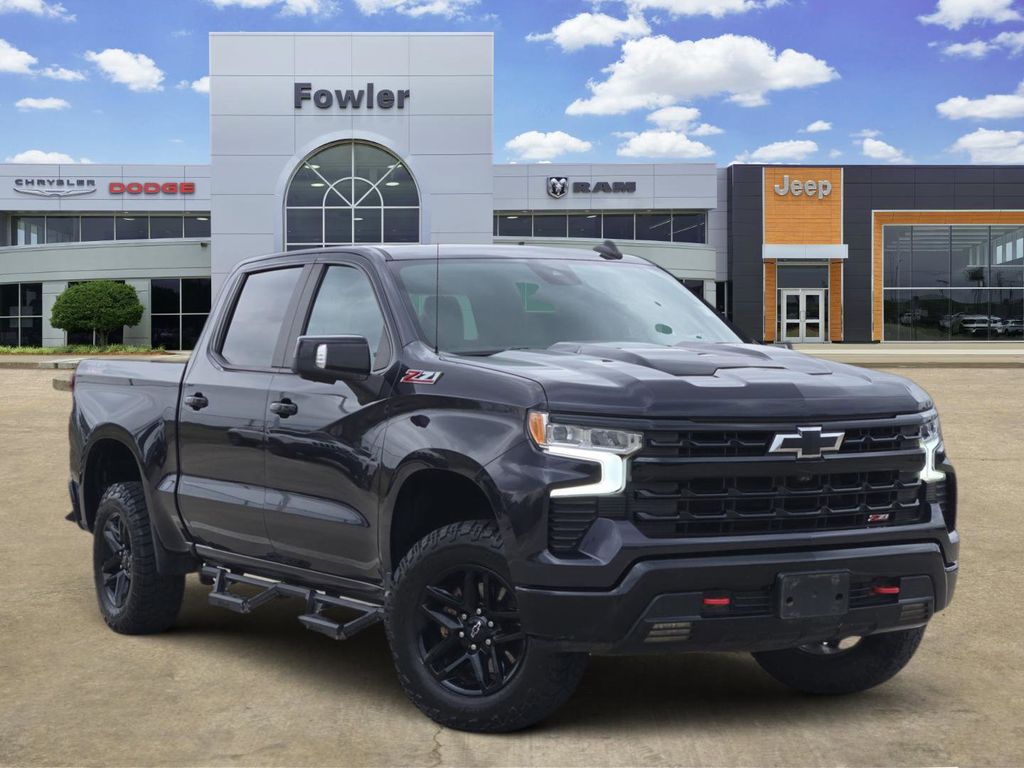 Dark Ash Metallic 2022 Chevrolet Silverado 1500 LT Trail Boss Crew Cab 4WD Pickup Truck Four-Wheel Drive Automatic